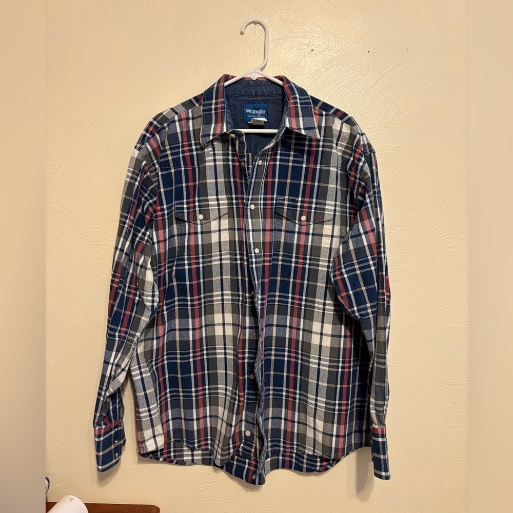 Wrangler Men's Plaid Casual Button Down Shirt - Blue, Red, White
